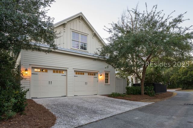 8 Crossbow Rd, Bluffton, SC 29910