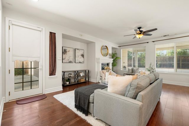 5960 Park Village St, Sacramento, CA 95822