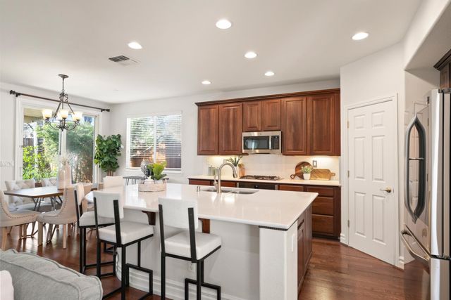 5960 Park Village St, Sacramento, CA 95822