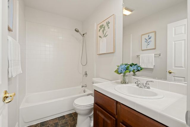 5960 Park Village St, Sacramento, CA 95822