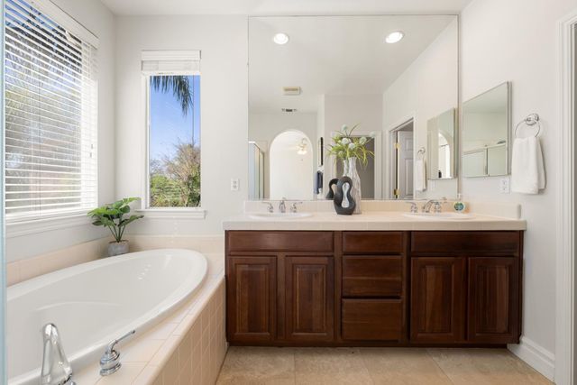 5960 Park Village St, Sacramento, CA 95822