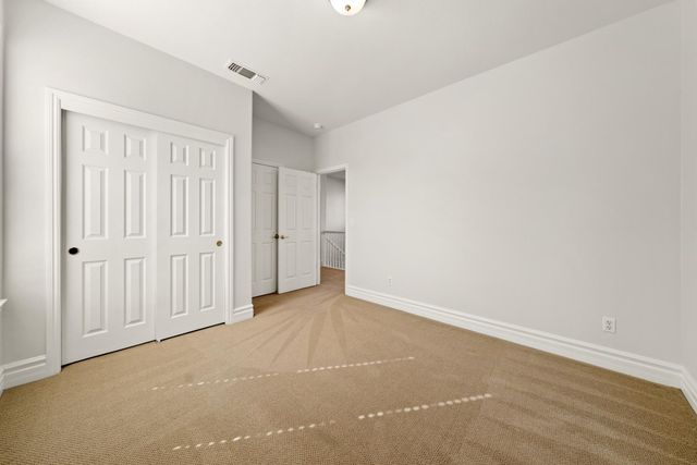 5960 Park Village St, Sacramento, CA 95822