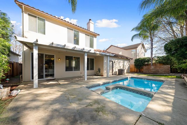 5960 Park Village St, Sacramento, CA 95822