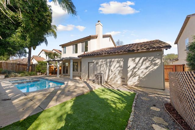 5960 Park Village St, Sacramento, CA 95822