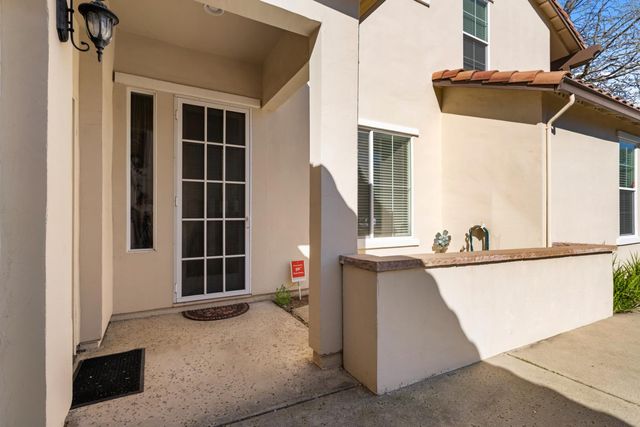 5960 Park Village St, Sacramento, CA 95822