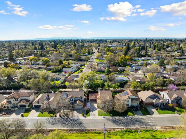 5960 Park Village St, Sacramento, CA 95822
