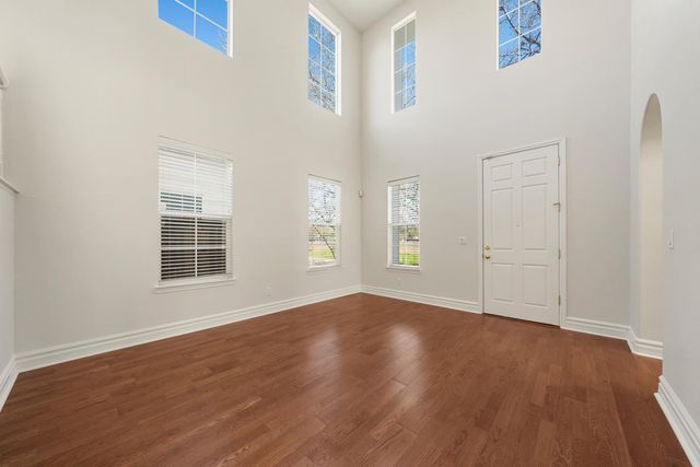 5960 Park Village St, Sacramento, CA 95822