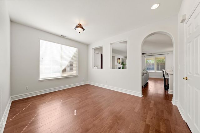 5960 Park Village St, Sacramento, CA 95822