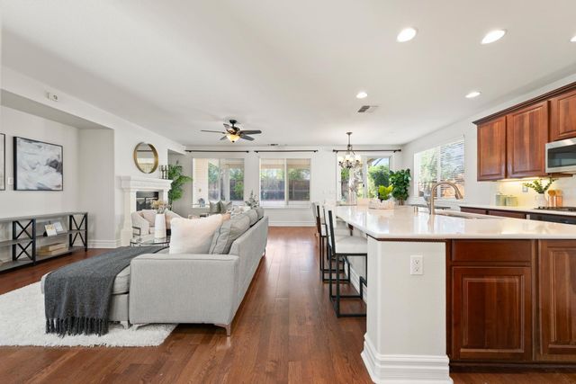 5960 Park Village St, Sacramento, CA 95822