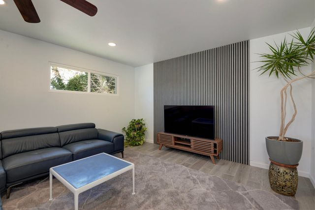 324 Chula Vista Place NE, Albuquerque, NM 87108