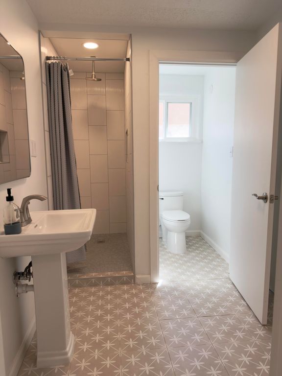 Image 25 of property listing at 324 Chula Vista Place NE, Albuquerque, NM 87108