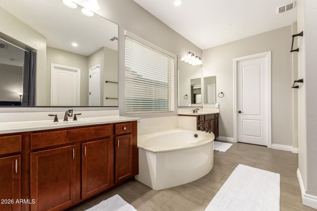 2997 E WILDHORSE Drive, Gilbert, AZ 85297