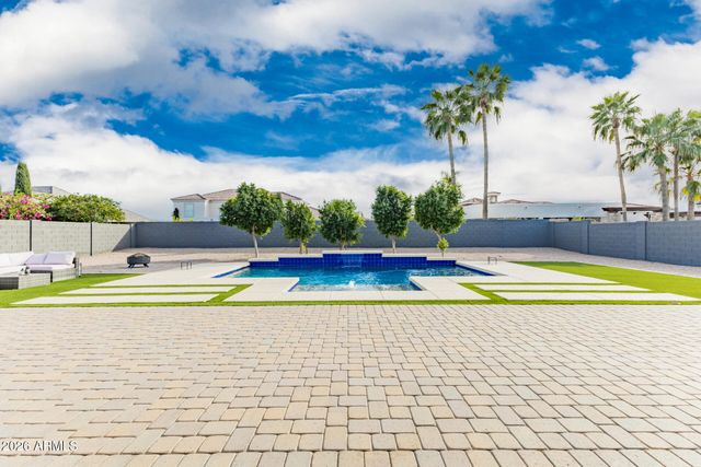 2997 E WILDHORSE Drive, Gilbert, AZ 85297