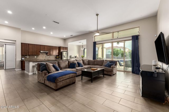 2997 E WILDHORSE Drive, Gilbert, AZ 85297