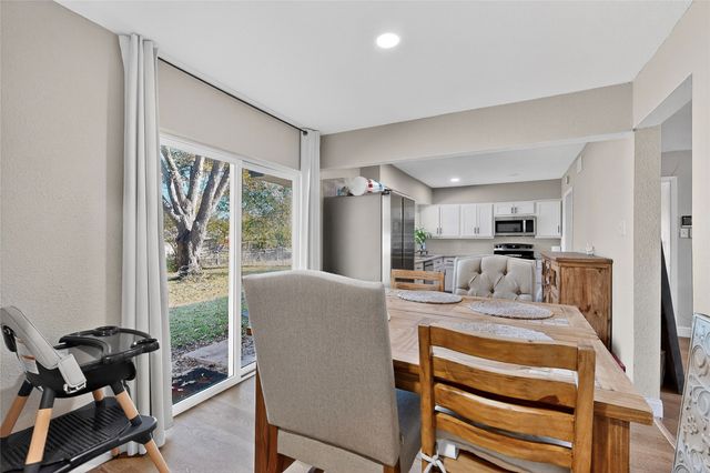 1725 Emerald Street, Grand Prairie, TX 75051