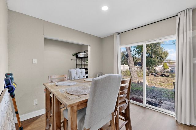 1725 Emerald Street, Grand Prairie, TX 75051