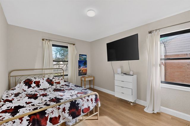 1725 Emerald Street, Grand Prairie, TX 75051