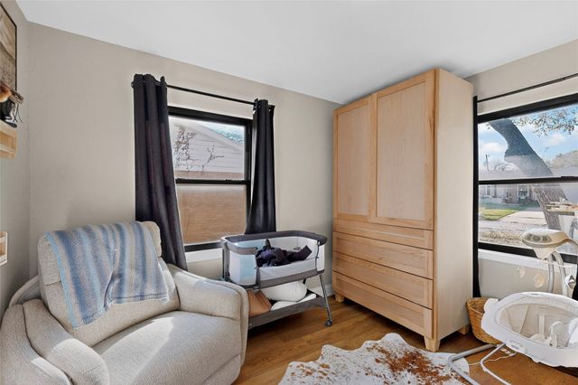 1725 Emerald Street, Grand Prairie, TX 75051