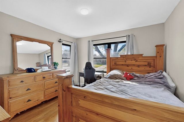 1725 Emerald Street, Grand Prairie, TX 75051