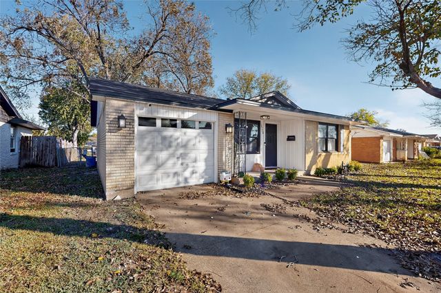 1725 Emerald Street, Grand Prairie, TX 75051