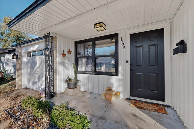 1725 Emerald Street, Grand Prairie, TX 75051