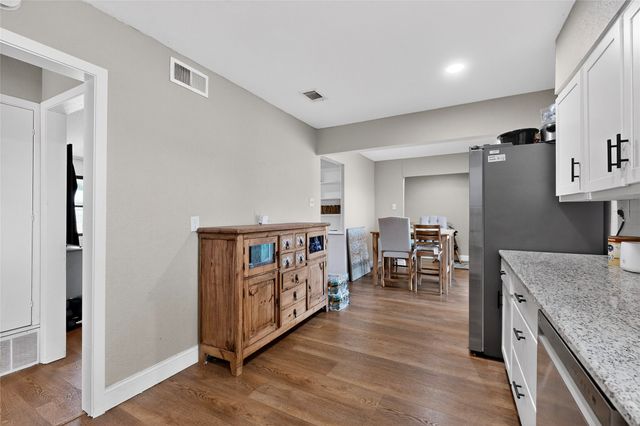 1725 Emerald Street, Grand Prairie, TX 75051