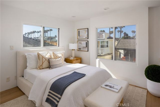 7204 W Oceanfront, Newport Beach, CA 92663