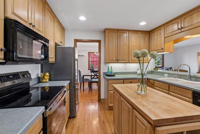 1709 Preston Lane, Hopkins, MN 55343