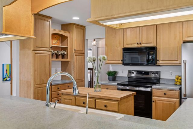 1709 Preston Lane, Hopkins, MN 55343