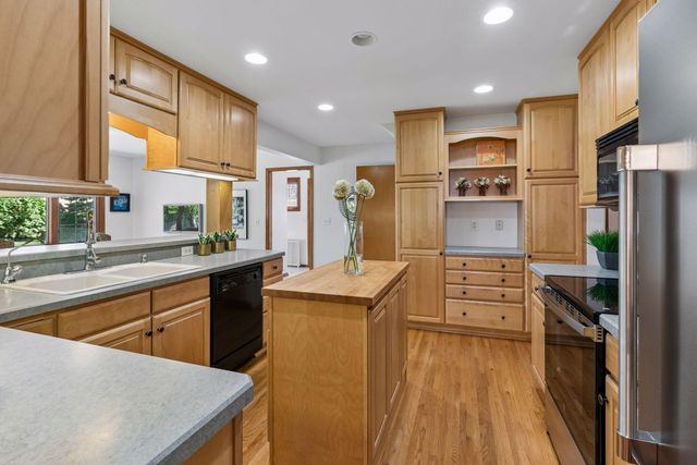 1709 Preston Lane, Hopkins, MN 55343