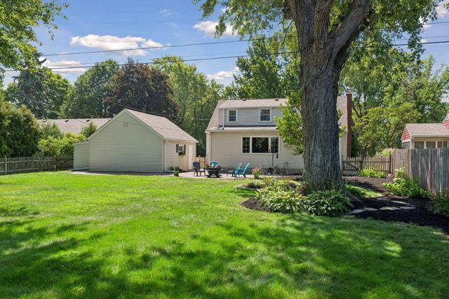 1709 Preston Lane, Hopkins, MN 55343