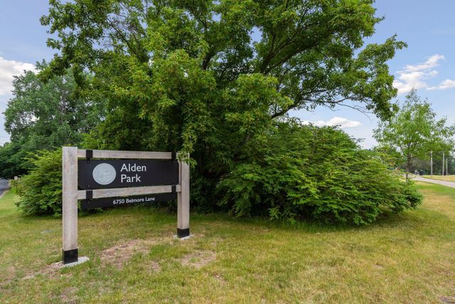 1709 Preston Lane, Hopkins, MN 55343