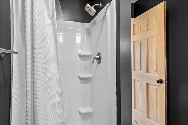 431 W Vine St, New Wilmington Boro, PA 16142