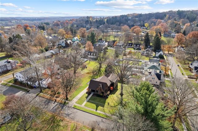 431 W Vine St, New Wilmington Boro, PA 16142