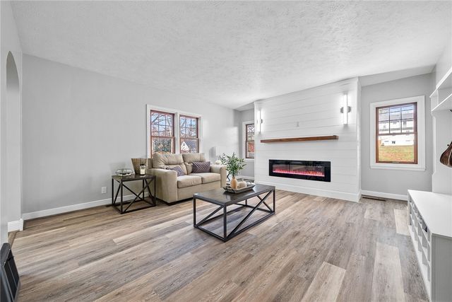 431 W Vine St, New Wilmington Boro, PA 16142