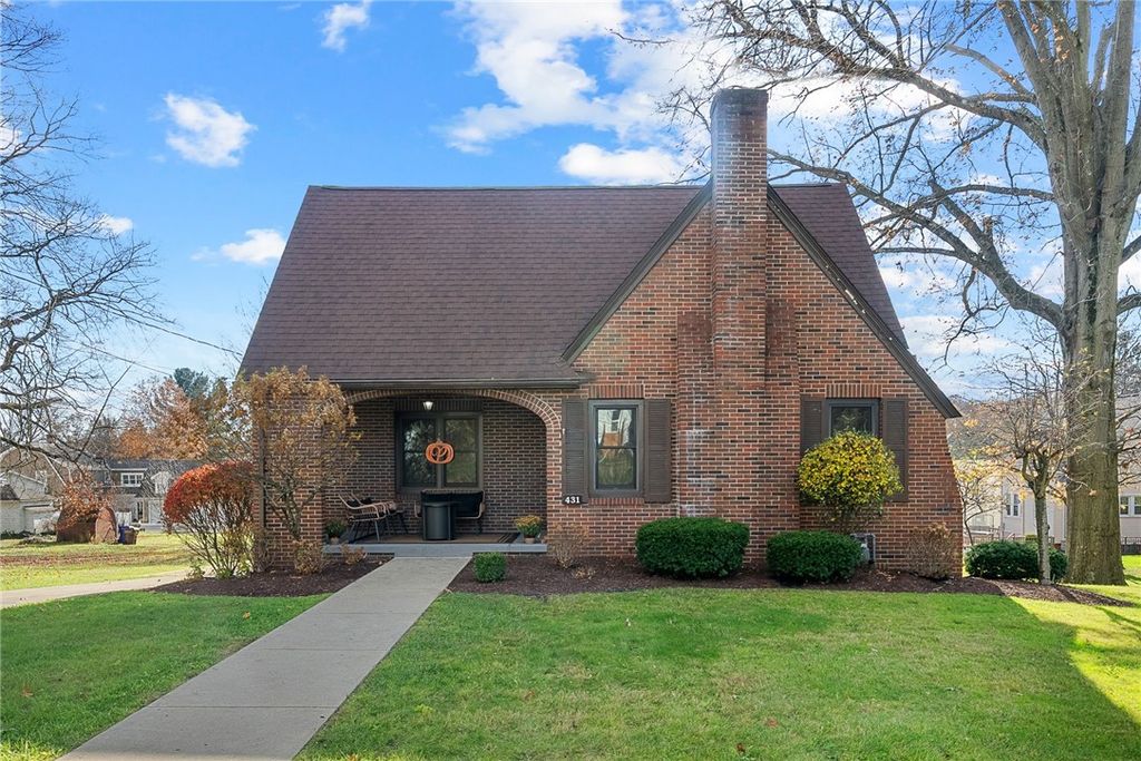 431 W Vine St, New Wilmington Boro, PA 16142