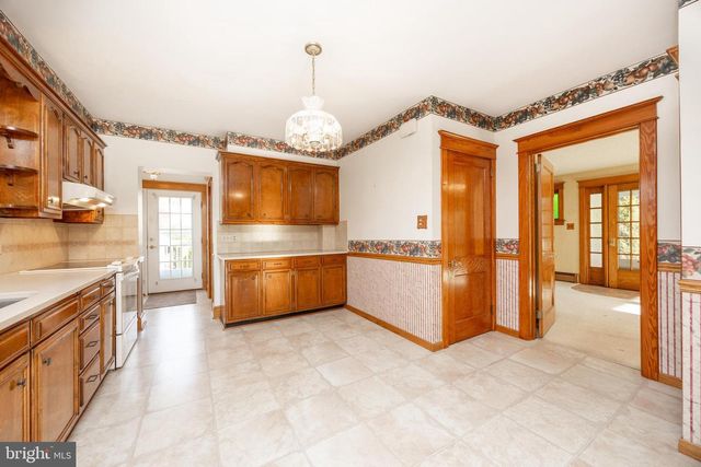 323 BROAD ST, Harleysville, PA 19438