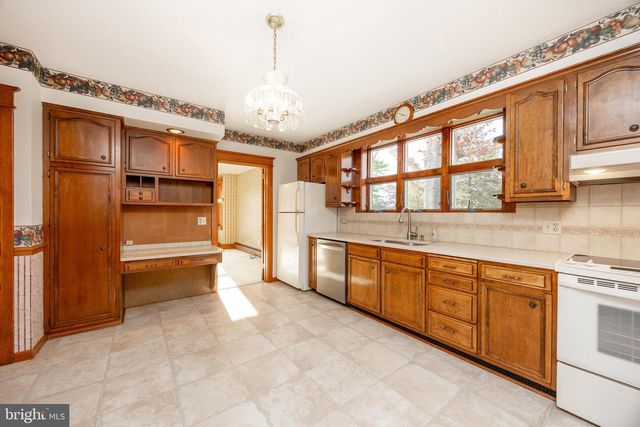 323 BROAD ST, Harleysville, PA 19438