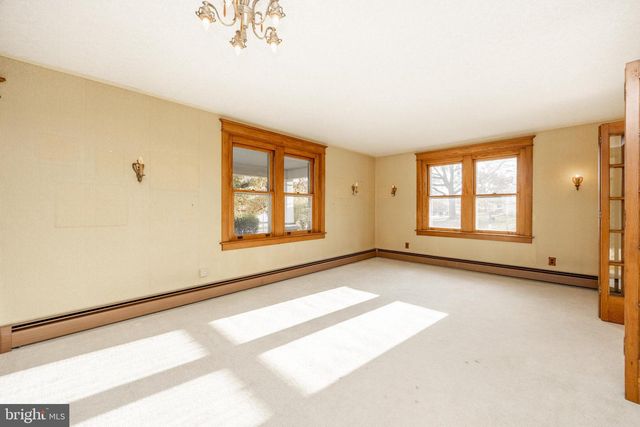 323 BROAD ST, Harleysville, PA 19438