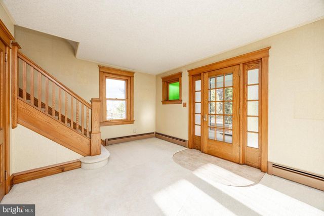 323 BROAD ST, Harleysville, PA 19438