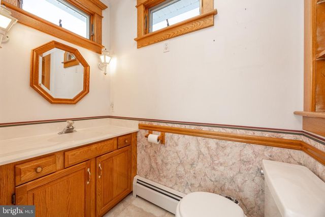 323 BROAD ST, Harleysville, PA 19438