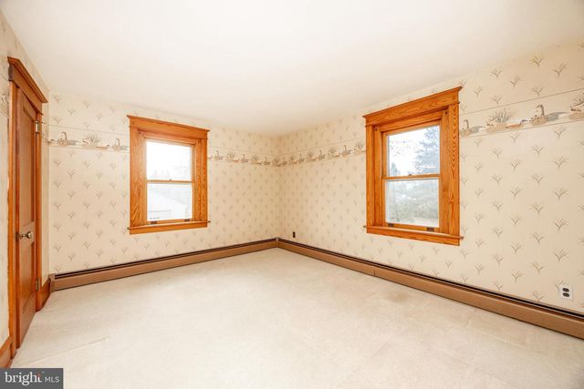 323 BROAD ST, Harleysville, PA 19438