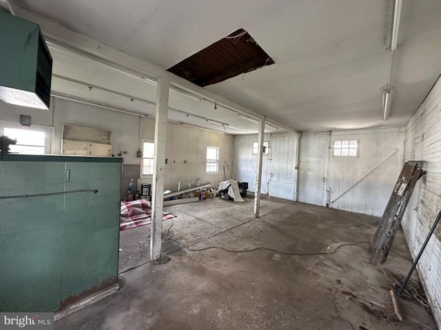 323 BROAD ST, Harleysville, PA 19438