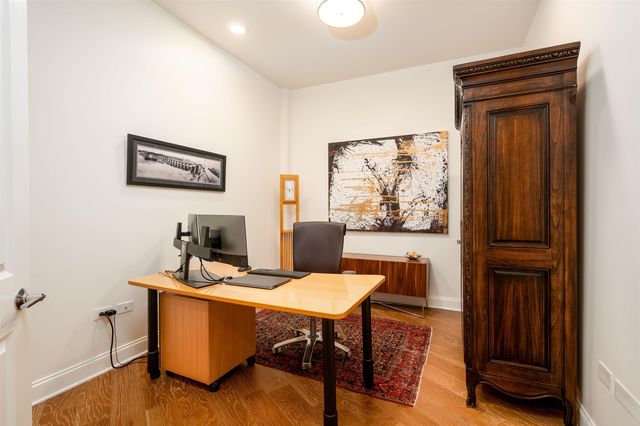 717 S Riverside Dr Apt 709, Memphis, TN 38103