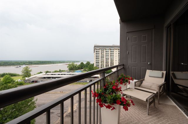 717 S Riverside Dr Apt 709, Memphis, TN 38103