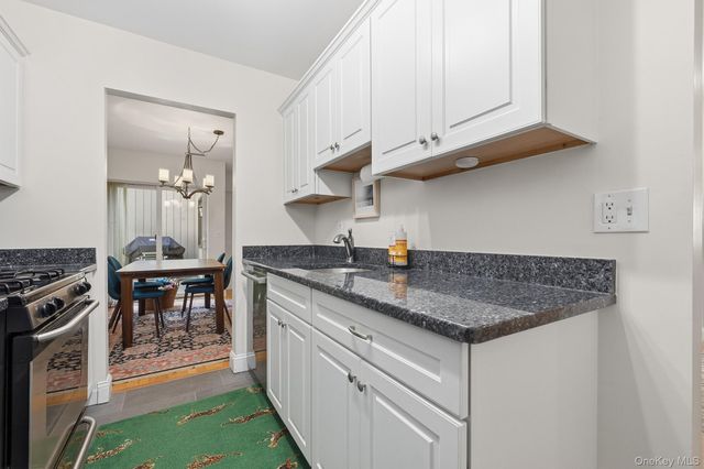 309 N Greeley Avenue 5C, Chappaqua, NY 10514