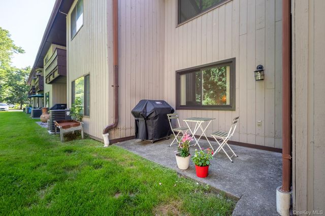 309 N Greeley Avenue 5C, Chappaqua, NY 10514