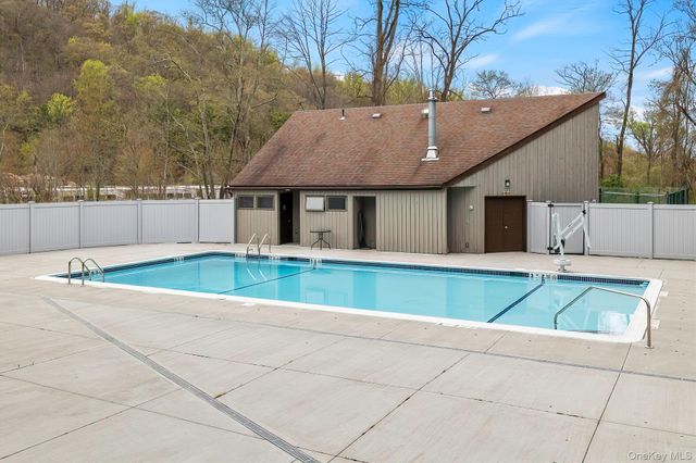 309 N Greeley Avenue 5C, Chappaqua, NY 10514