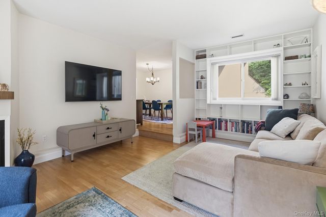 309 N Greeley Avenue 5C, Chappaqua, NY 10514