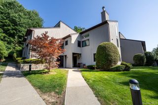 309 N Greeley Avenue 5C, Chappaqua, NY 10514